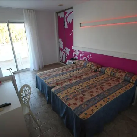 Agades Hotel *